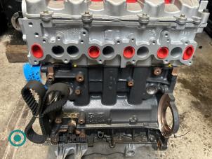 Engine from a Hyundai Santa Fe II (CM) 2.2 CRDi 16V 4x2 2006