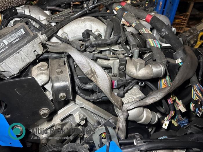 Gebrauchte Motor Kia Sorento I (JC) 3.5 V6 24V Preis auf Anfrage angeboten von "Altijd Raak" Penders