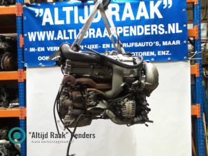 Engine from a Mercedes-Benz E Combi (S211) 4.0 E-400 CDI 32V 2005