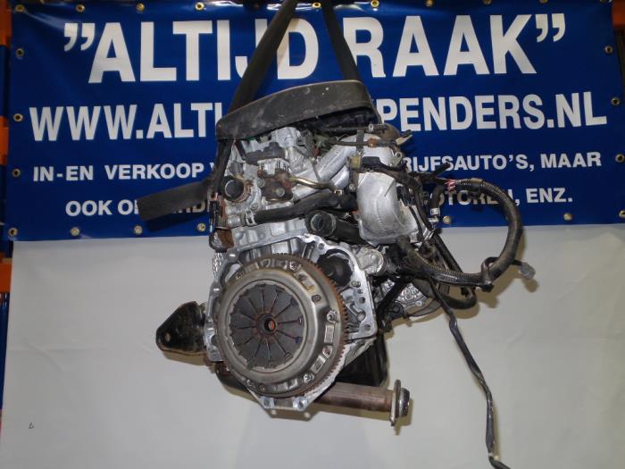 Motor van een Suzuki Liana (ERC/ERD/RH4) 1.6 MPi 16V 2005