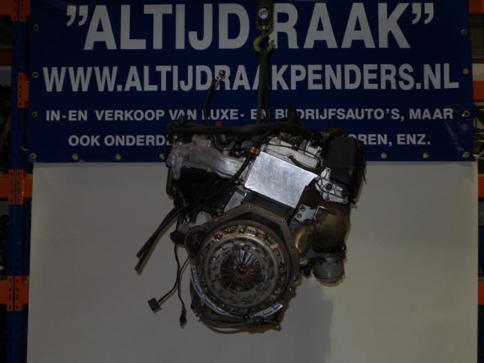 Engine from a Mercedes-Benz C Sportcoupé (C203) 2.2 C-220 CDI 16V 2006