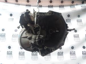 Used Gearbox Peugeot Expert Price on request offered by "Altijd Raak" Penders