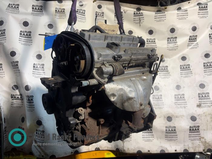 Motor van een Opel Astra F (56/57) 1.6i 16V 1998