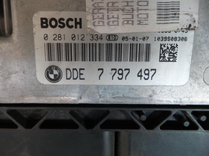 Ordenador de gestión de motor de un BMW 3 serie (E90) 330d 24V 2007