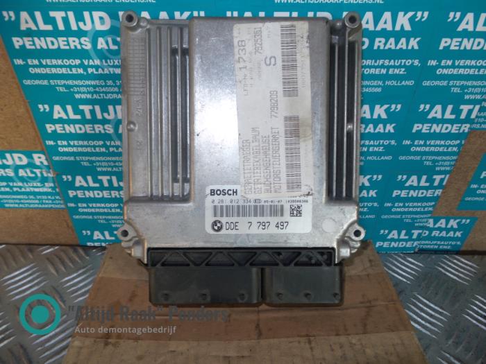 Used Engine management computer BMW 3 serie (E90) 330d 24V Price on request offered by "Altijd Raak" Penders
