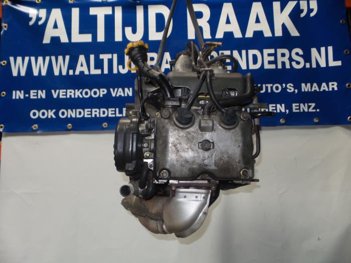 Engine from a Subaru Impreza II (GD) 1.6 16V TS 4x4 2002