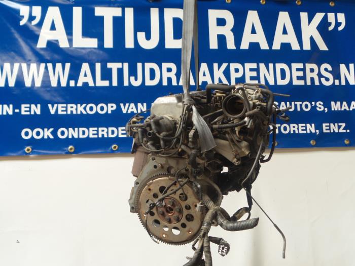 Engine from a Daihatsu Charade (G200/201/202/203/204) 1.3i TS 16V 1997