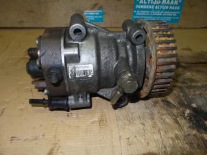 Used Mechanical fuel pump Renault Clio Price on request offered by "Altijd Raak" Penders