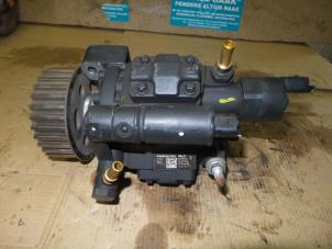 Used Mechanical fuel pump Renault Clio Price on request offered by "Altijd Raak" Penders