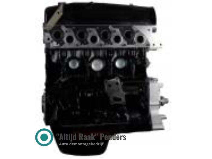 Motor van een Mitsubishi L-200 2.5 TDI 2002