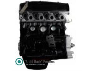 Motor van een Mitsubishi L-200 2.5 TDI 2002