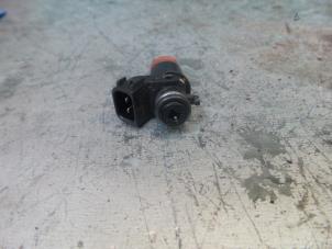 Used Injector (petrol injection) Honda Civic Price on request offered by "Altijd Raak" Penders