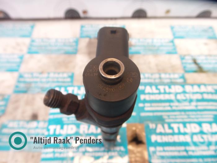 Usagé Injecteurs Chrysler Voyager Prix sur demande proposé par "Altijd Raak" Penders