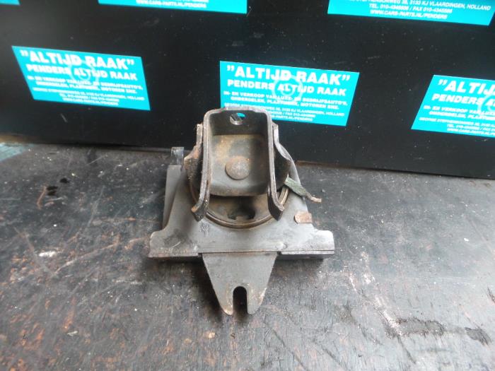 Engine mount from a Chrysler Voyager 2000