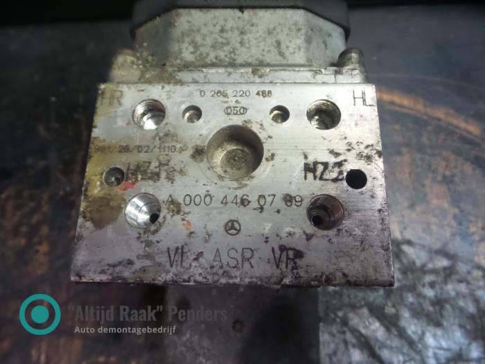 thumbnail interactive-video image 1 of Bosch ABS Control Unit Hydraulic Block – VW LT Mercedes – OEM A0004460789, 0273004311 – Used Front Mount 1 of 4