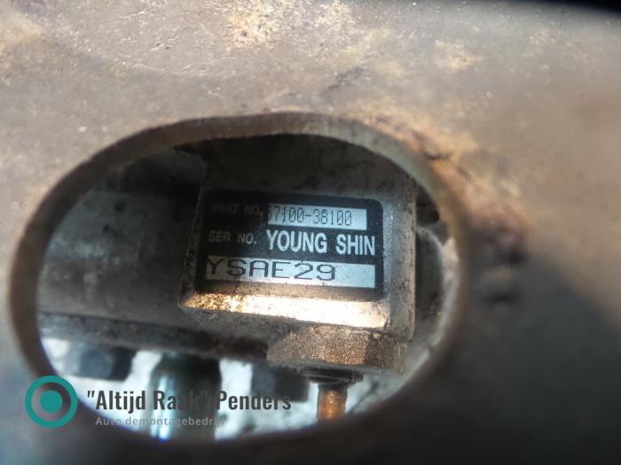 Usagé Pompe de direction Hyundai H200 Prix sur demande proposé par "Altijd Raak" Penders