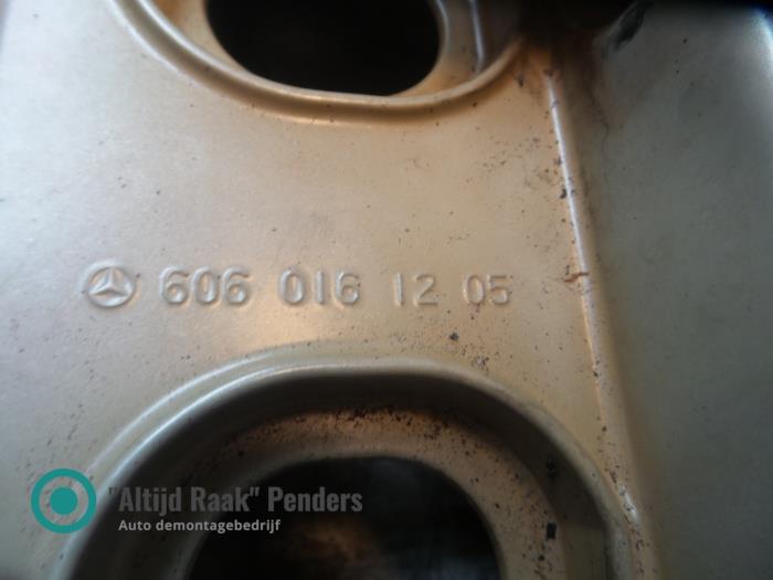 Gebrauchte Ventildeckel Mercedes E-Klasse Preis auf Anfrage angeboten von "Altijd Raak" Penders