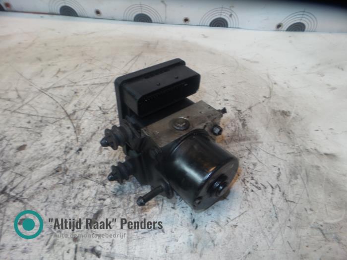 Used ABS pump Volkswagen Golf Price on request offered by "Altijd Raak" Penders