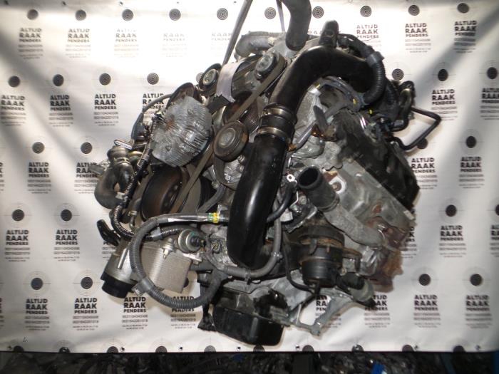 Motor de un Toyota Land Cruiser (J7) 4.5 D-4D 32V 2013