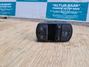 Usados Interruptor de ventanilla eléctrica Opel Corsa D 1.2 ecoFLEX Precio de solicitud ofrecido por "Altijd Raak" Penders