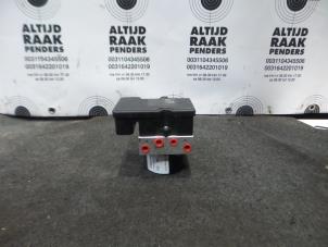 Used ABS pump Volkswagen Transporter Price on request offered by "Altijd Raak" Penders