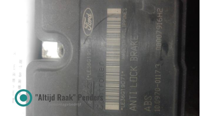 Używane Pompa ABS Ford Fiesta 5 (JD/JH) 2.0 16V ST150 Cena na żądanie oferowane przez "Altijd Raak" Penders
