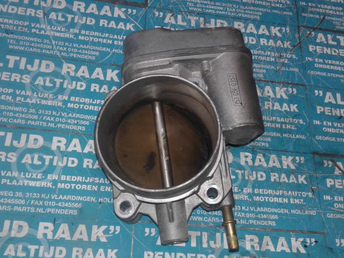 Throttle body from a Hummer H3 2005