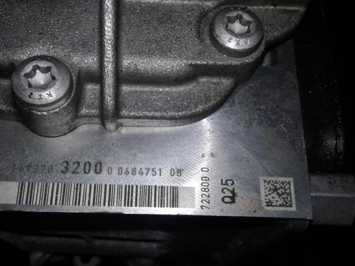 Gearbox from a Mercedes-Benz A (W169) 2.0 A-200 CDI 16V 5-Drs. 2005
