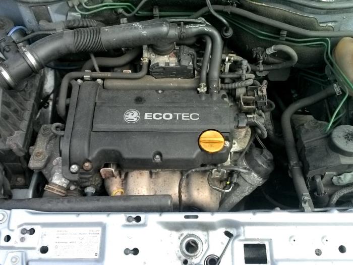 Engine from a Opel Tigra Twin Top 1.4 16V 2007