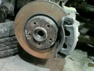 Used Front brake calliper, right Ssang Yong Korando 2.0 e-XDi 16V 4x2 Price on request offered by "Altijd Raak" Penders