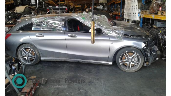 Engine from a Mercedes-Benz CLA Shooting Brake (117.9) 2.0 AMG CLA-45 Turbo 16V 2015