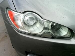 Used Headlight, right Jaguar XF (CC9) 3.0 D V6 24V Price on request offered by "Altijd Raak" Penders