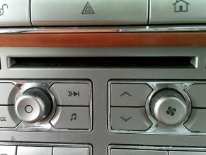 Used Radio CD player Jaguar XF (CC9) 3.0 D V6 24V Price on request offered by "Altijd Raak" Penders