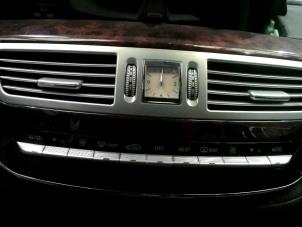 Used Heater control panel Mercedes S (W221) 5.5 S-550 32V Price on request offered by "Altijd Raak" Penders