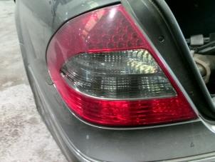 Used Taillight, left Mercedes E (W211) 3.0 E-320 CDI V6 24V Price on request offered by "Altijd Raak" Penders