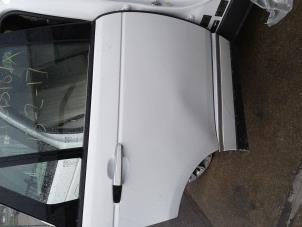 Usados Puerta de 4 puertas izquierda detrás Landrover Range Rover Sport (LW) 4.4 SDV8 32V Precio de solicitud ofrecido por "Altijd Raak" Penders