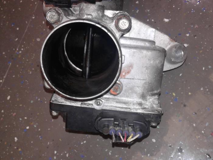 Throttle body from a Mitsubishi Canter 2008