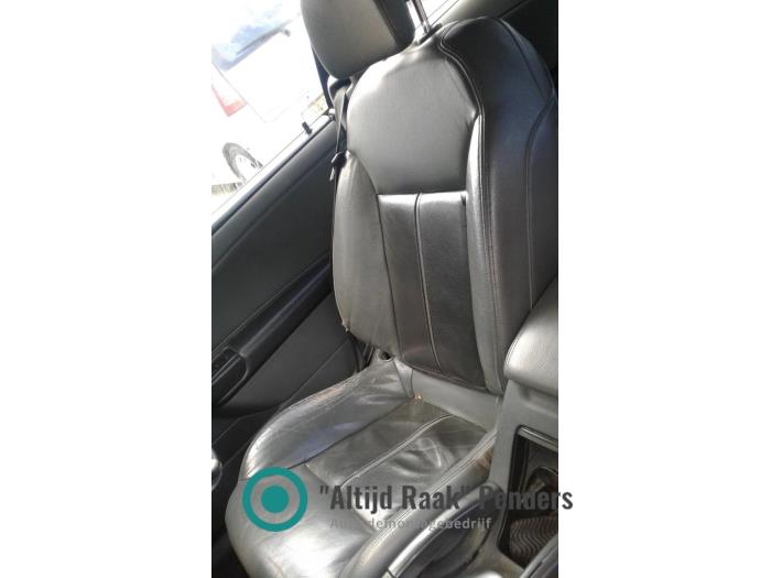 Używane Fotel prawy Saab 9-3 II (YS3F) 2.8 V6 24V Turbo Cena na żądanie oferowane przez "Altijd Raak" Penders