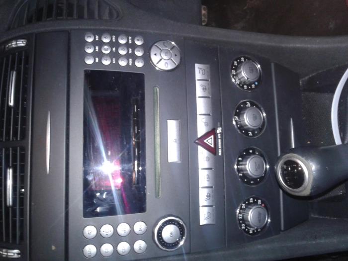 Heater control panel from a Mercedes-Benz SLK (R171) 1.8 200 K 16V 2004