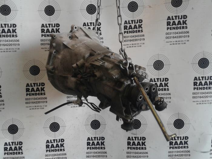 Gearbox from a BMW 3 serie (E46/4) 318i 16V 2001