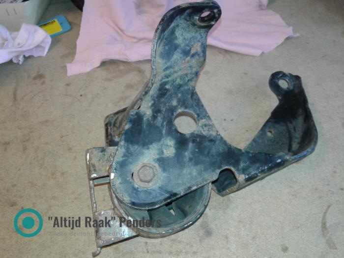 Usagé Support moteur Chrysler Voyager/Grand Voyager (RT) 2.8 CRD 16V Grand Voyager Prix sur demande proposé par "Altijd Raak" Penders