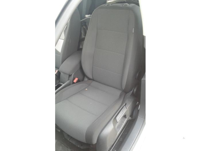 Seat, left from a Volkswagen Golf VI Variant (AJ5/1KA) 1.6 TDI 16V 105 2011
