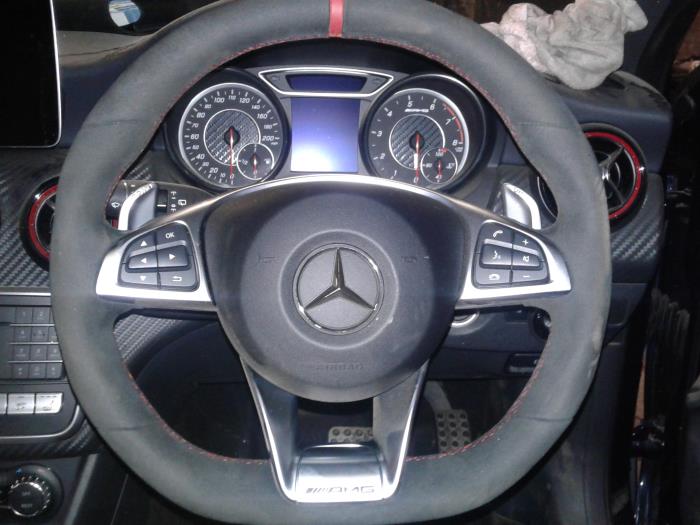 Mando de radio volante de un Mercedes-Benz A (W176) 2.0 A-45 AMG Turbo 16V 4-Matic 2016