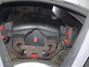 Used Front brake calliper, right BMW 3 serie (E92) M3 4.0 V8 32V Price on request offered by "Altijd Raak" Penders