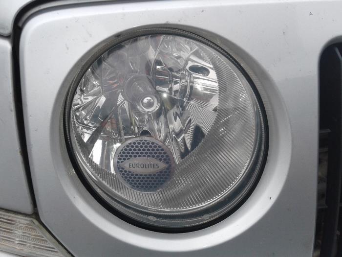 Headlight, right from a Jeep Patriot (MK74) 2.0 CRD 16V 4x4 2009