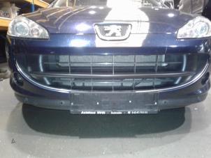 Used Grille Peugeot 407 (6C/J) 3.0 HDiF V6 24V Price on request offered by "Altijd Raak" Penders