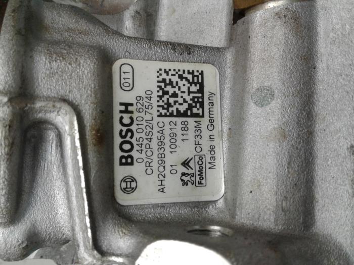 Mechaniczna pompa paliwa z Peugeot 407 2011