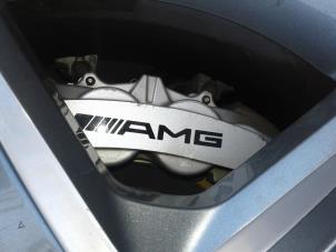 Usagé Etrier de frein (pince) arrière droit Mercedes E Combi (S211) 6.2 E-63 AMG V8 32V Prix sur demande proposé par "Altijd Raak" Penders
