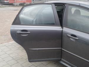 Gebrauchte Tür 4-türig rechts hinten Volvo S40 (MS) 2.4 20V Preis auf Anfrage angeboten von "Altijd Raak" Penders