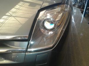 Used Headlight, left Citroen C6 (TD) 3.0 HDiF V6 24V Price on request offered by "Altijd Raak" Penders